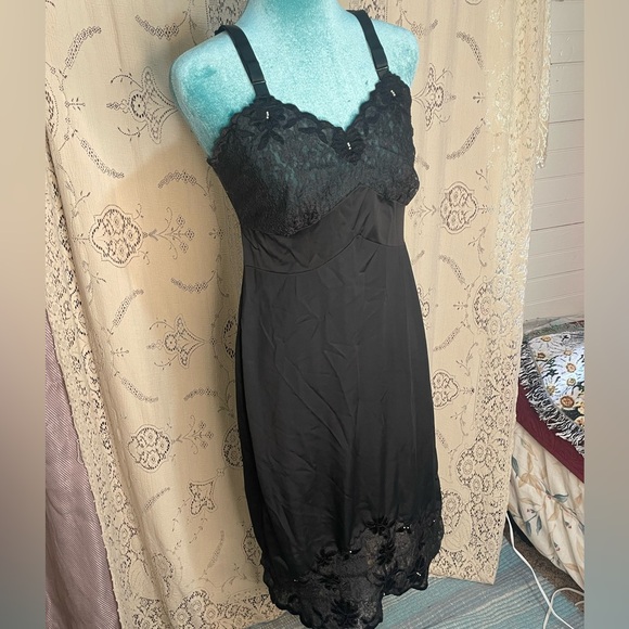 Vintage midi slip with lace and beading - Picture 2 of 7